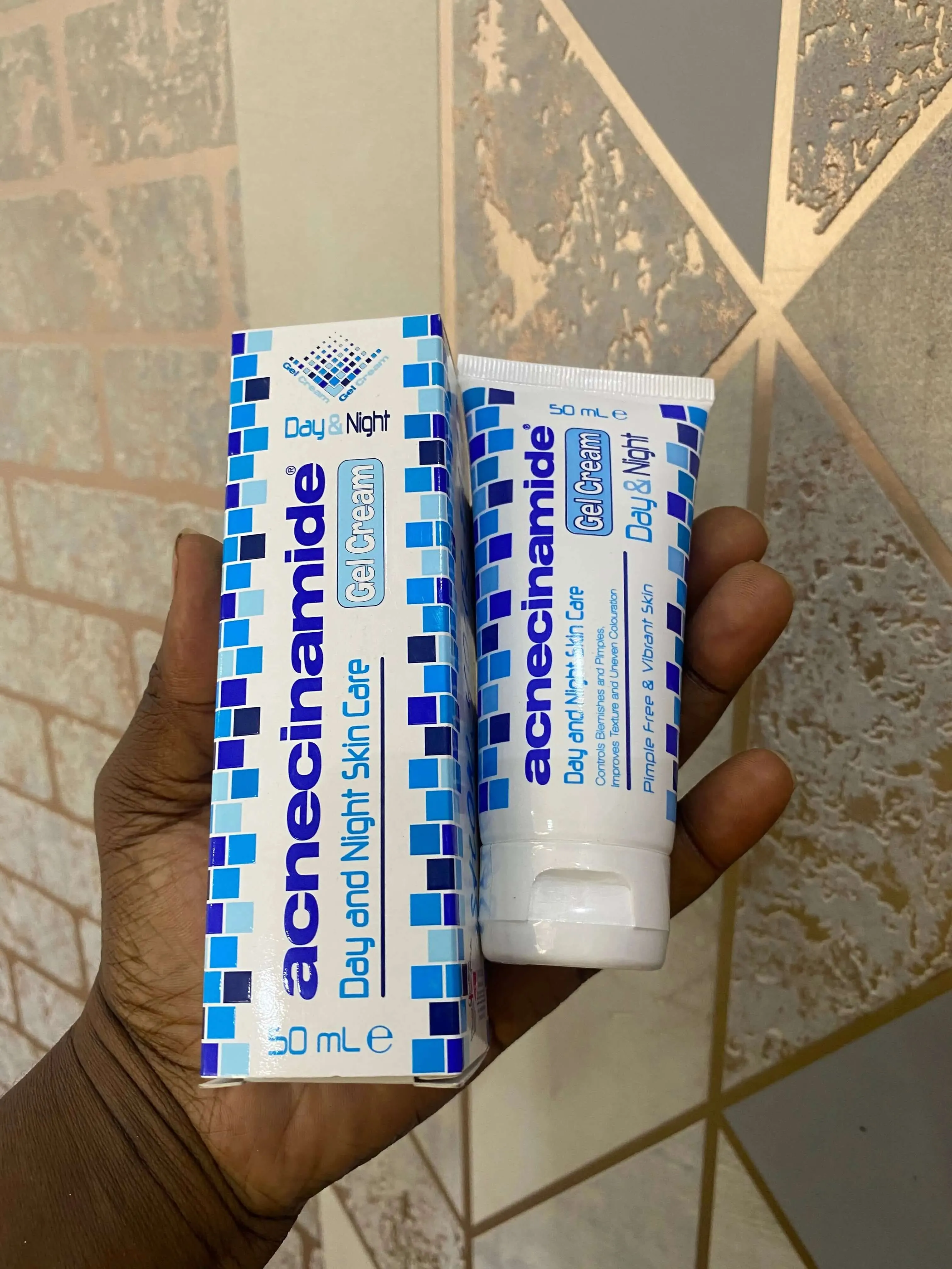 Acnecinamide Day and Night Gel Cream