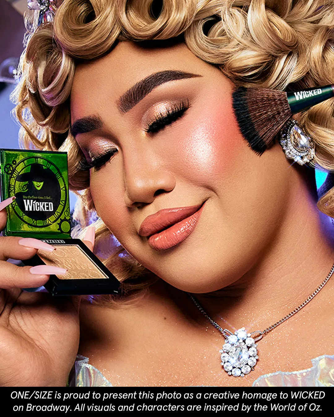 ONE/SIZE X WICKED Spotlight Highlighter