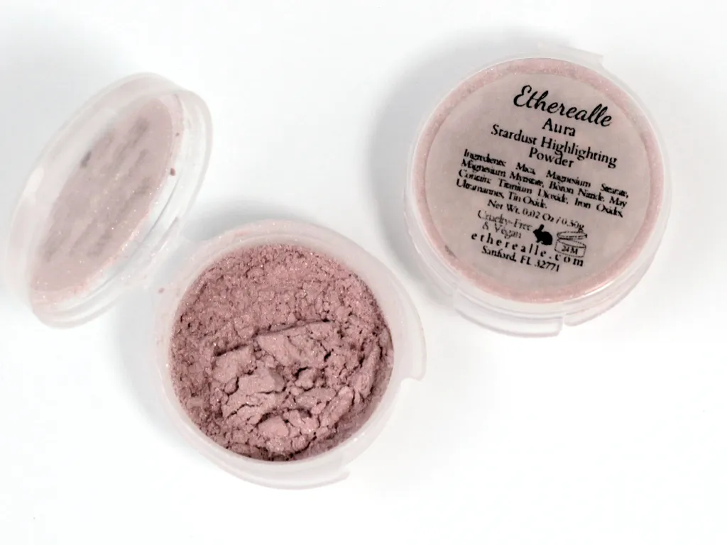 "Aura" - Stardust Mineral Highlighting Powder